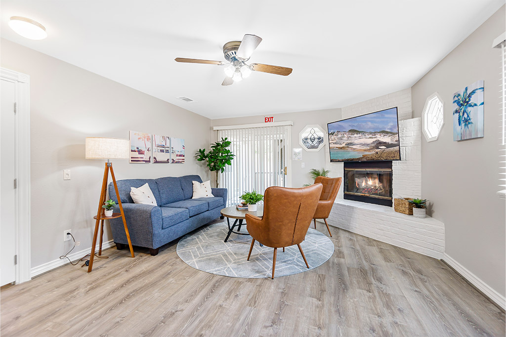 real-photo-of-dark-living-room-interior-with-glass-lamp-floral-1024x682_0006_12501-S-Minter-St-4-of-19